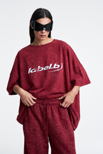 Футболка обьемная Label .B, цвет: Бордовый Tp.04.5.0139.0826BRG | новая коллекция купить онлайн